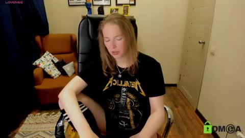 Snapshot of ghostly_temptation chatting on May 16, 7:34 pm Sweety online show from May 16, 7:34 pm