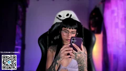Sara online show from May 22, 5:18 pm