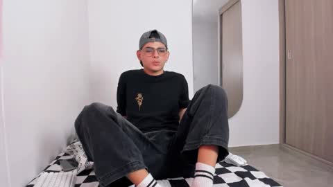 Vicent Campoli online show from March 4, 1:22 am