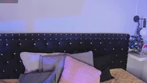 Allison  online show from December 3, 8:18 pm