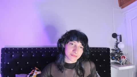 Allison  online show from December 18, 8:15 pm