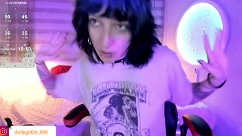 Snapshot of ghosty_doll chatting on April 15, 8:20 pm Allison online show from April 15, 8:20 pm