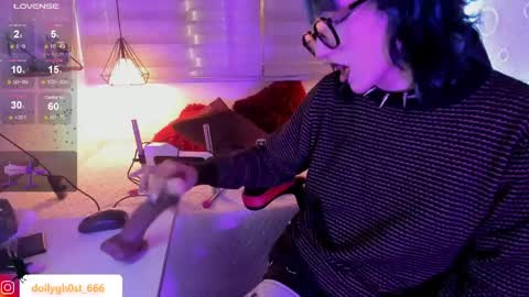 Snapshot of ghosty_doll chatting on April 30, 8:57 pm Allison online show from April 30, 8:57 pm
