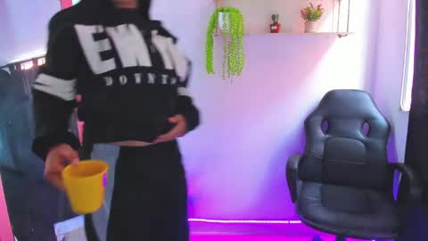 Snapshot of gia_contii chatting on April 20, 7:59 pm giaaaa online show from April 20, 7:59 pm