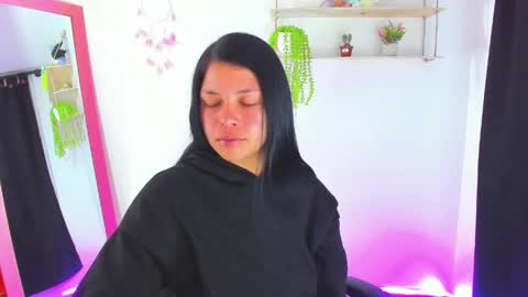 Snapshot of gia_contii chatting on May 5, 12:29 am giaaaa online show from May 5, 12:29 am