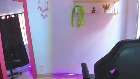 Snapshot of gia_contii chatting on May 6, 6:02 pm giaaaa online show from May 6, 6:02 pm
