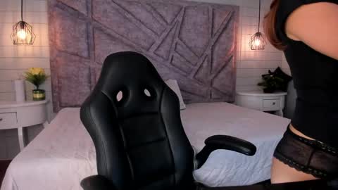 Snapshot of gia_foxy chatting on May 14, 1:51 pm Gia online show from May 14, 1:51 pm