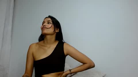Snapshot of gia_lee10 chatting on September 23, 6:27 am Gia Lee online show from September 23, 6:27 am