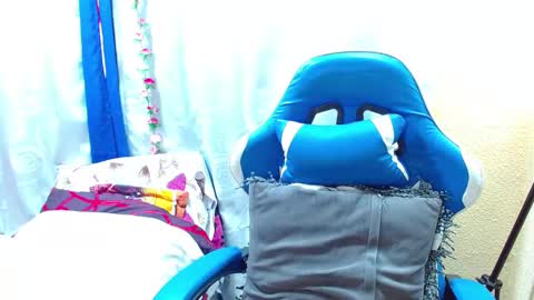 Snapshot of gia_leinn chatting on March 17, 3:59 pm Gia online show from March 17, 3:59 pm