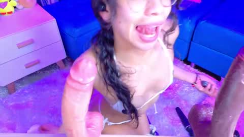 giaa rossi online show from April 2, 2:20 am