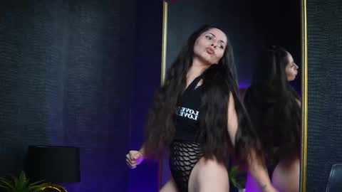  Gia  online show from November 8, 8:51 pm