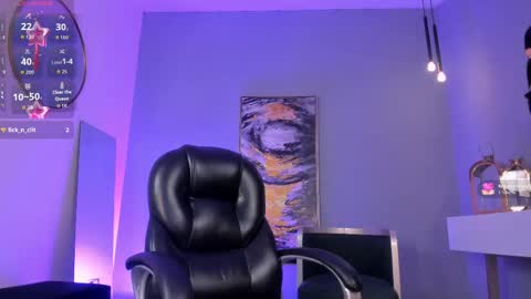 Gia Ferrera online show from April 28, 7:19 pm