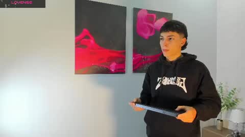 Snapshot of gian_rossii chatting on June 23, 11:19 am GIAN online show from June 23, 11:19 am