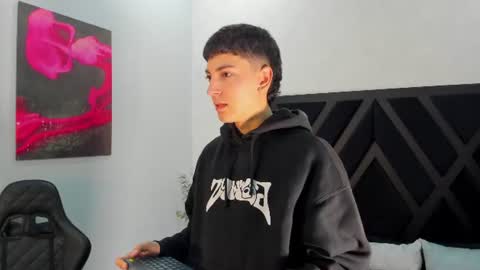 Snapshot of gian_rossii chatting on June 25, 11:15 am GIAN online show from June 25, 11:15 am