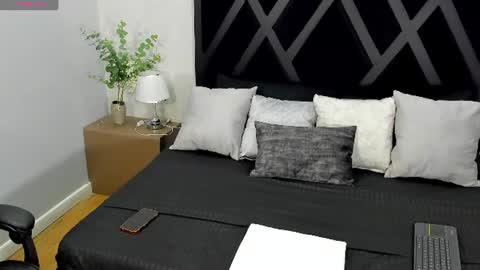 Snapshot of gian_rossii chatting on July 15, 11:15 am GIAN online show from July 15, 11:15 am