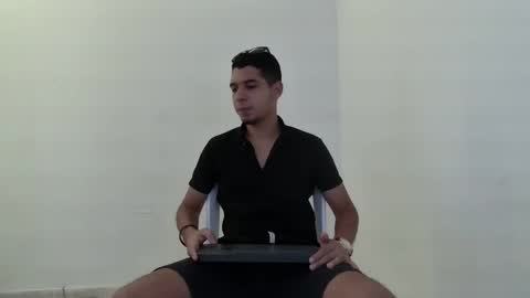 Snapshot of gianluca_silva chatting on October 17, 6:43 pm Gianluca Silva online show from October 17, 6:43 pm