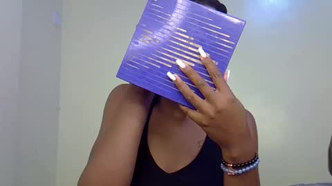 Snapshot of gianna_012 chatting on January 12, 1:38 pm ENNY online show from January 12, 1:38 pm