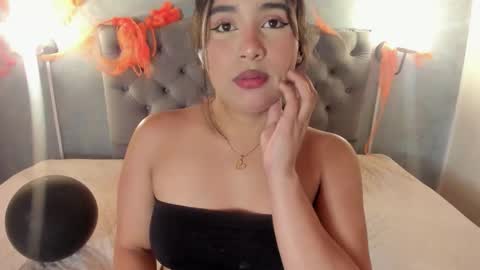 giannaslimjb online show from October 22, 3:18 am