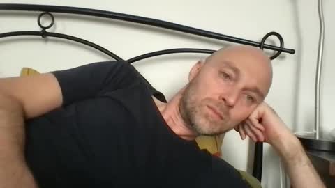 Snapshot of giannipaciotti chatting on October 1, 1:17 pm giannipaciotti online show from October 1, 1:17 pm