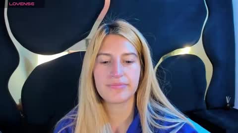 GiaRoussel online show from February 15, 4:25 pm