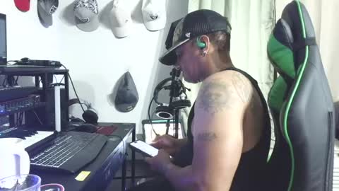Snapshot of gifted_bucknasty chatting on July 24, 1:36 am Gifted online show from July 24, 1:36 am