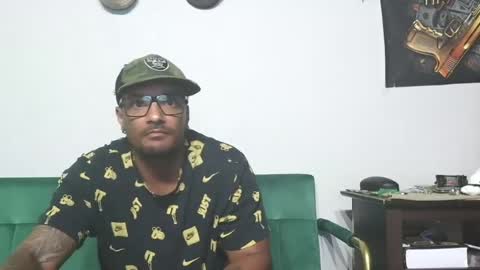 Snapshot of gifted_bucknasty chatting on August 8, 2:03 am Gifted online show from August 8, 2:03 am