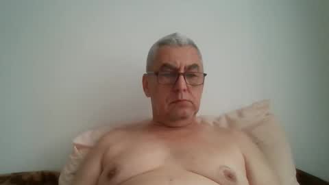 gigi1970 online show from May 7, 8:31 am