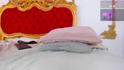 Gigi  online show from January 5, 5:27 pm