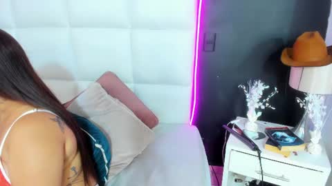 Snapshot of gigi_duran chatting on July 15, 12:10 pm Gigi online show from July 15, 12:10 pm