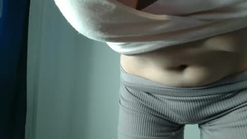 Snapshot of gigi_nix chatting on December 3, 10:28 am Gigi online show from December 3, 10:28 am