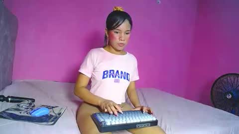 GIGI STCOTT online show from May 18, 12:29 am
