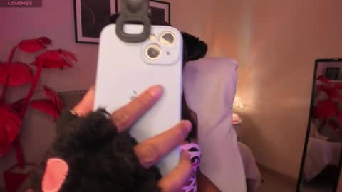 Snapshot of gigi_strawberry chatting on March 5, 12:50 am GIGI online show from March 5, 12:50 am