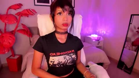 Snapshot of gigi_strawberry chatting on March 14, 3:12 am GIGI online show from March 14, 3:12 am