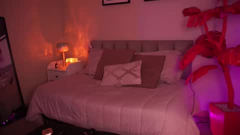 Snapshot of gigi_strawberry chatting on March 27, 6:52 am GIGI online show from March 27, 6:52 am