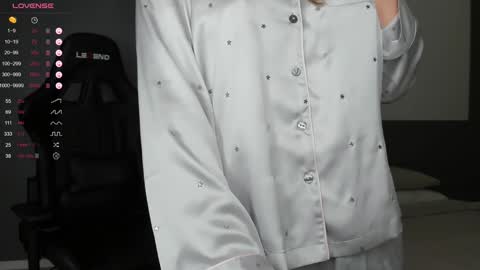 gigihadd online show from January 30, 3:19 pm