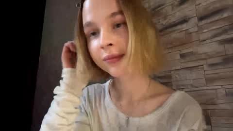Snapshot of gigikray chatting on October 4, 12:14 pm Molly online show from October 4, 12:14 pm