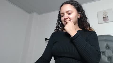 Giia  online show from December 15, 12:53 pm