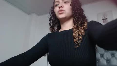 Giia  online show from January 12, 2:00 pm