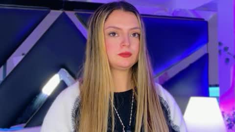 Giigii online show from March 18, 8:45 pm