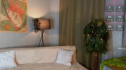 Snapshot of gillianshean chatting on January 18, 2:43 pm Anna online show from January 18, 2:43 pm