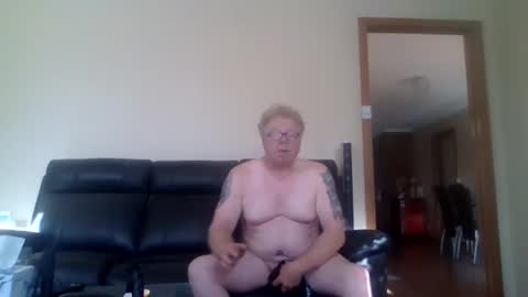 gimmmieoooo online show from March 5, 7:04 am