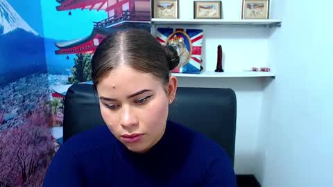 Snapshot of gina_pervertt chatting on December 3, 5:12 pm Gina online show from December 3, 5:12 pm