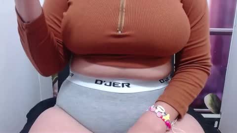 Snapshot of gina_pervertt chatting on February 28, 1:37 am Gina online show from February 28, 1:37 am