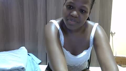 Adiliah online show from October 27, 3:21 am