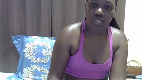 Adiliah online show from October 28, 3:04 pm