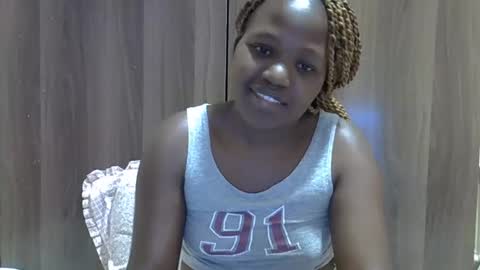Adiliah online show from December 19, 11:23 pm