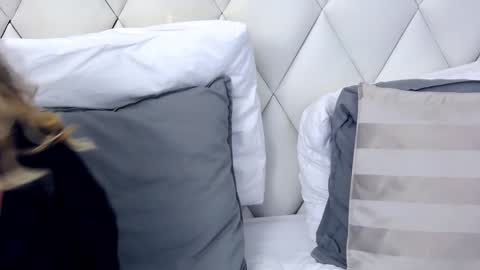 Gina online show from December 24, 5:05 am