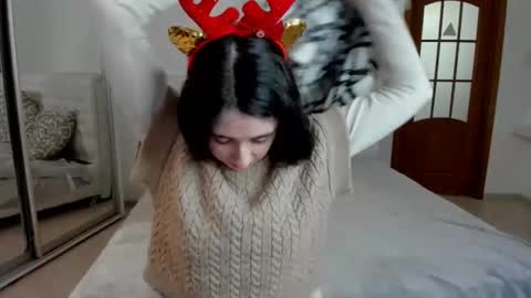 Kate online show from December 13, 11:45 am