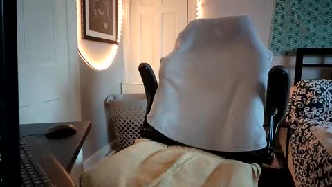 Snapshot of ginajamesxxx chatting on February 14, 9:00 pm Gina James online show from February 14, 9:00 pm