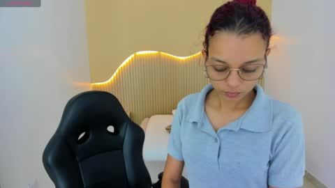 Snapshot of ginamorelo chatting on July 1, 1:24 pm G I A N A online show from July 1, 1:24 pm